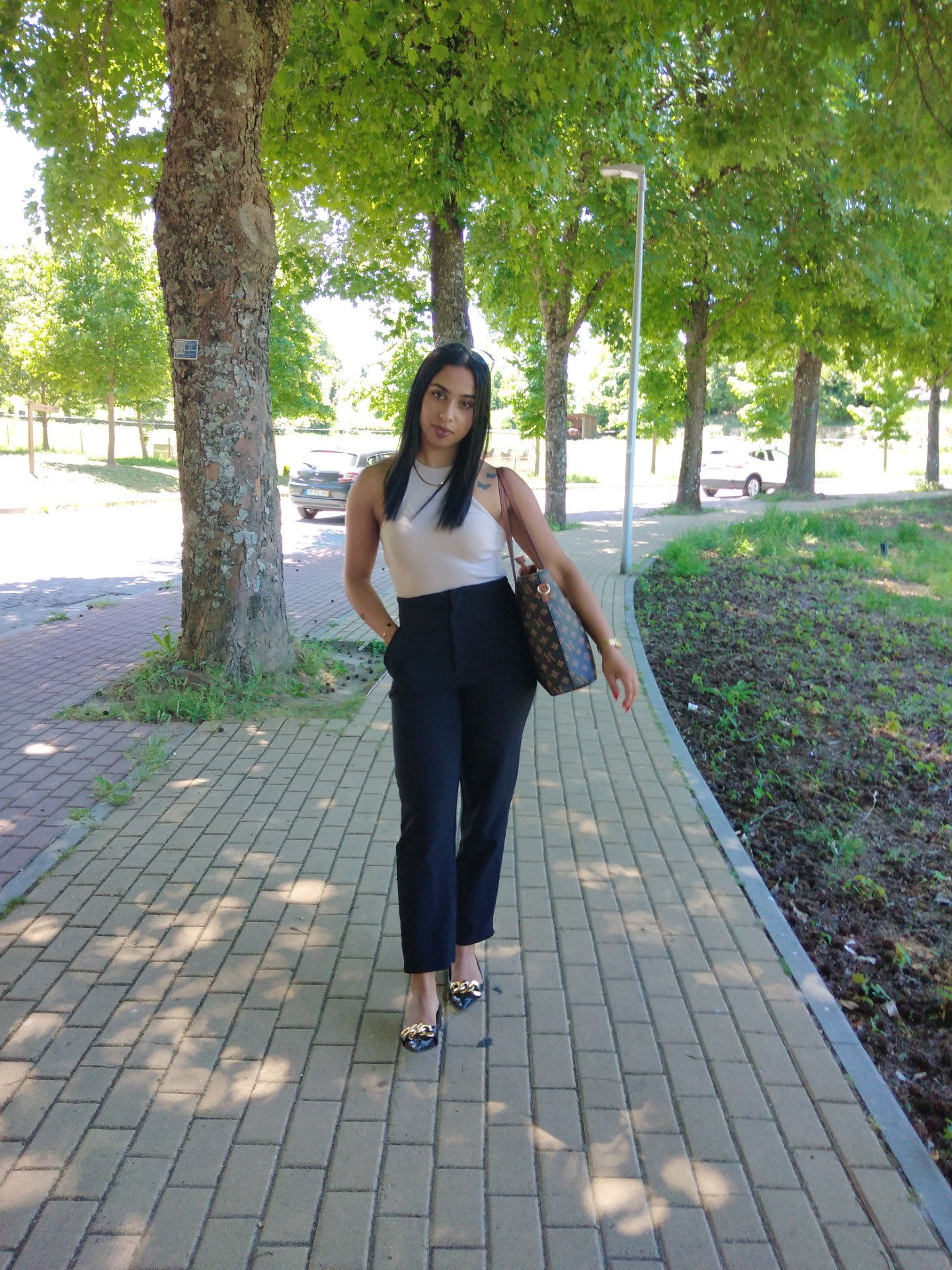 Sara Cunha, a caminho de casa, depois de um dia de aulas na Utad. Estefani Ribeiro 2024