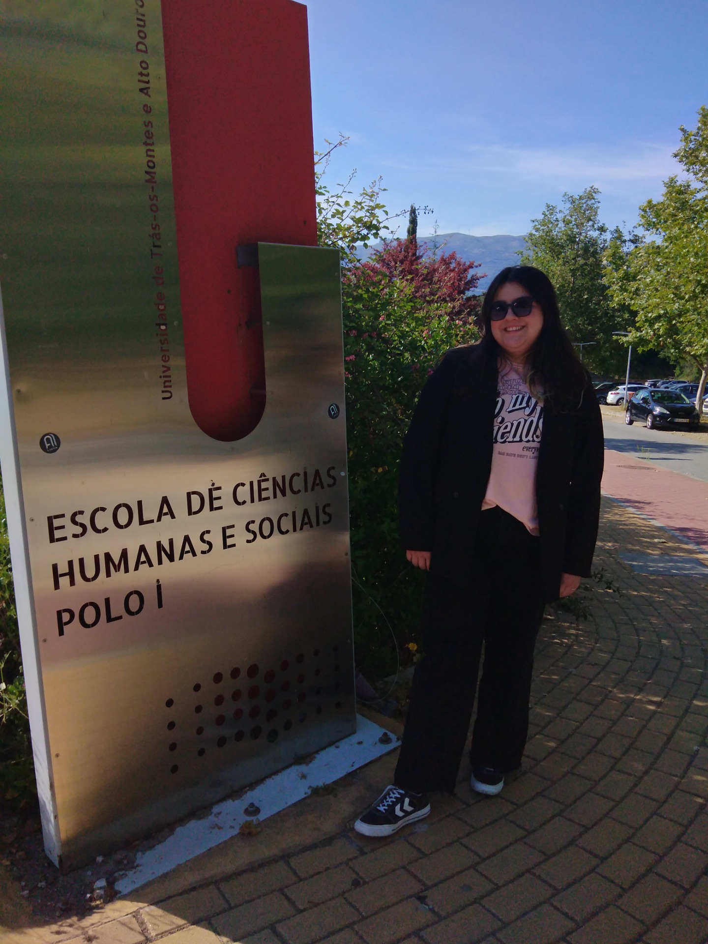 Beatriz Frias, a chegar ao polo onde vai ter aulas. Estefani Ribeiro 2024